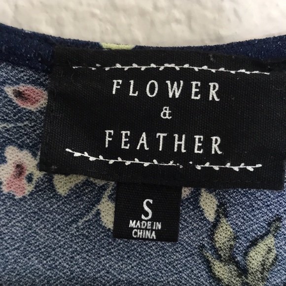 Flower & Feather Sleevless Blouse Sz S - Picture 3 of 3